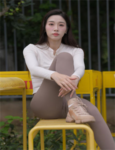 歌手当打之年-女被用各种性器具虐的小说